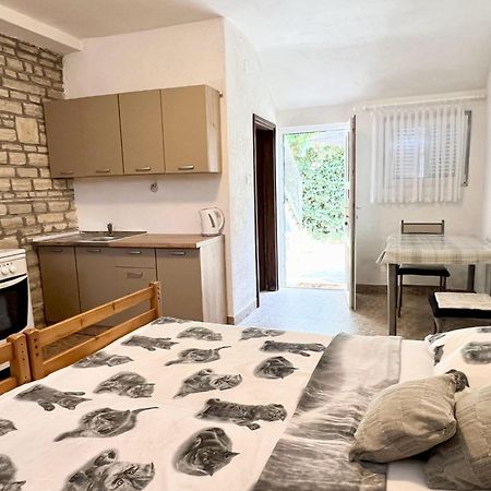 Apartmani Lidija Karin Donji Donji Karin Екстер'єр фото