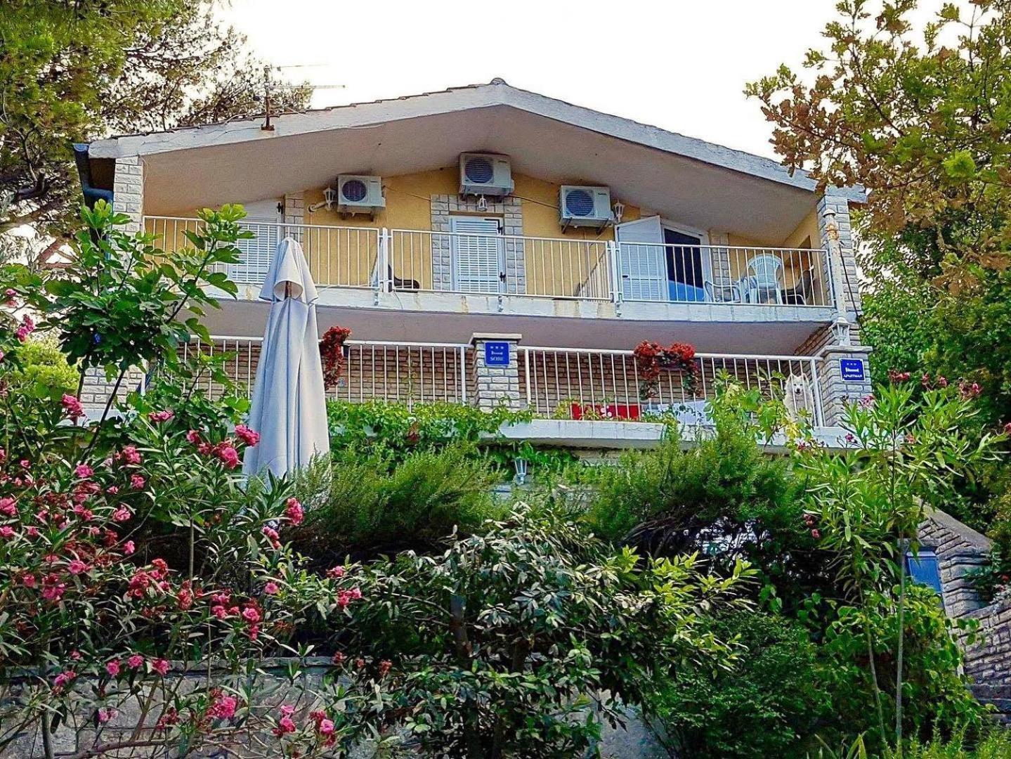 Apartmani Lidija Karin Donji Donji Karin Екстер'єр фото